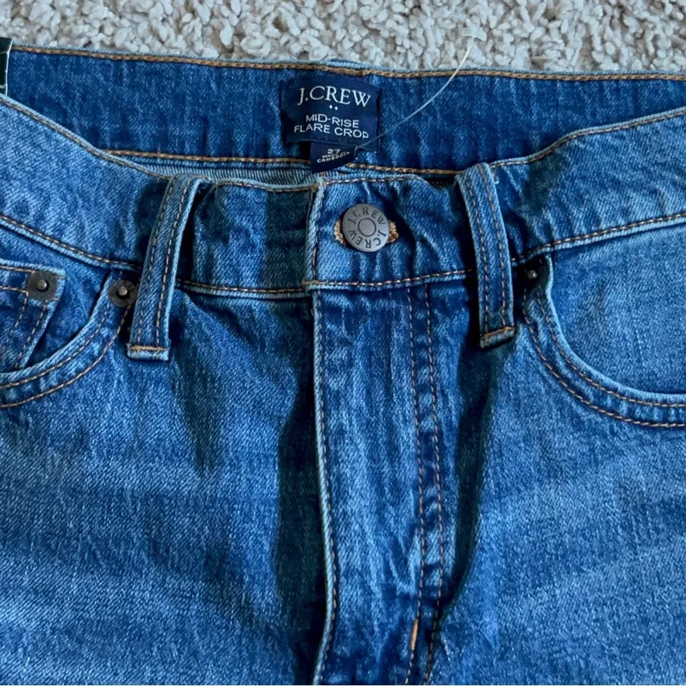 NWT J.Crew Mid Rise Flare Crop Jeans - Picture 5 of 11